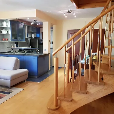 Apartment High Hill